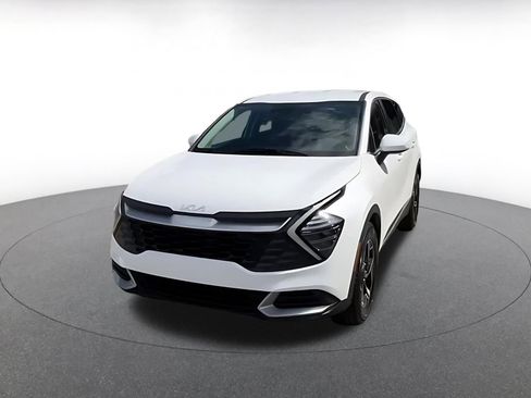 Used 2025 Kia Sportage LX image 7