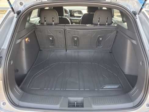 New 2026 Chevrolet Trax RS w/ Sunroof Package FWD image 28
