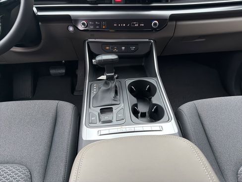 New 2026 Kia Carnival LX FWD image 25