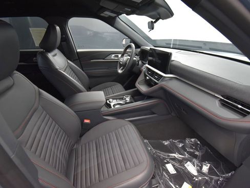 New 2026 Ford Explorer ST-Line image 11