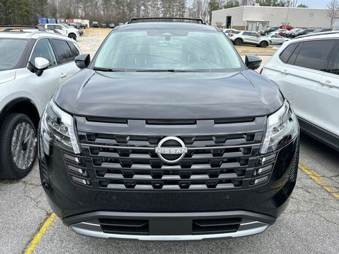 New 2026 Nissan Pathfinder SL image 2