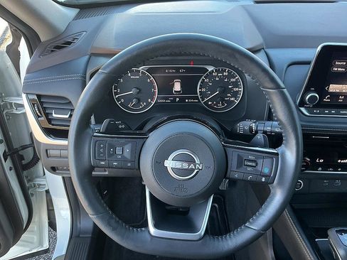 Used 2023 Nissan Rogue SL image 14