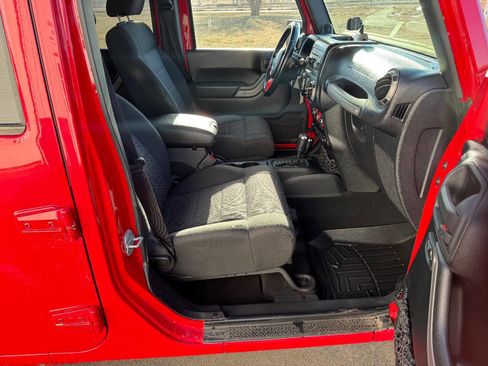 Used 2011 Jeep Wrangler Unlimited Sport image 16