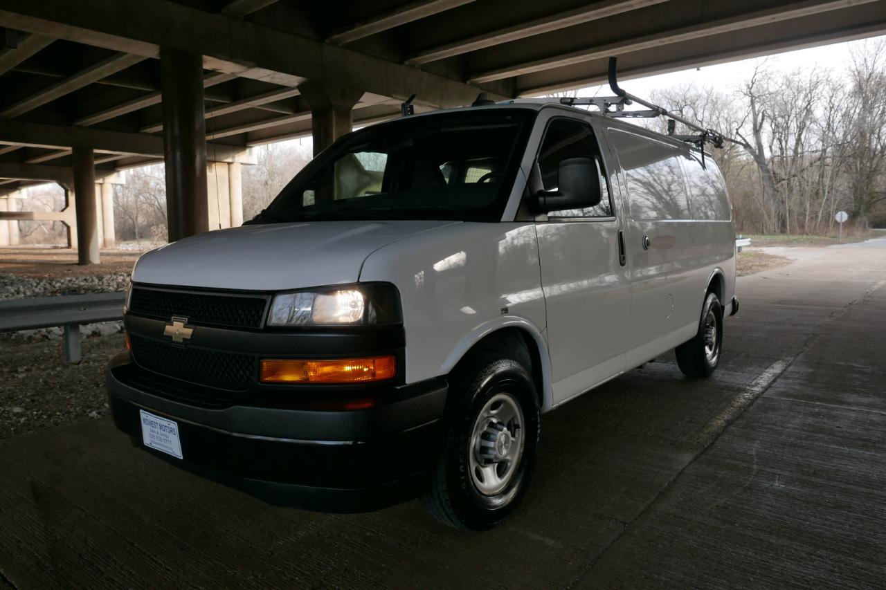 Used 2018 Chevrolet Express 2500 w/ Driver Convenience Package RWD image 26