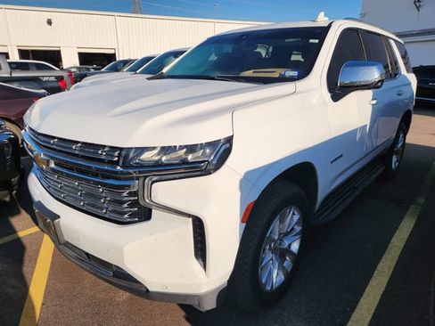 Used 2021 Chevrolet Tahoe Premier w/ Premium Package RWD image 2