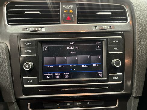 Used 2019 Volkswagen Golf S FWD image 33