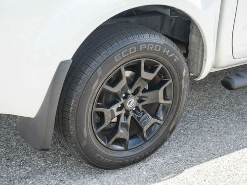 Used 2020 Nissan Frontier SV w/ Midnight Edition Floor Mats RWD image 11