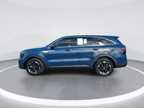 Used 2025 Kia Sorento S w/ Panoramic Sunroof Package image 5