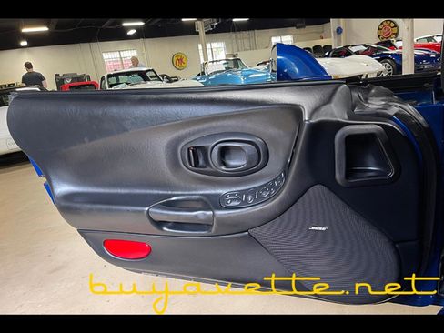 Used 2002 Chevrolet Corvette Coupe w/ Preferred Equipment Group2 image 19