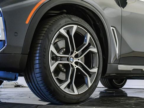 Certified 2022 BMW X5 sDrive40i w/ Premium Package image 10