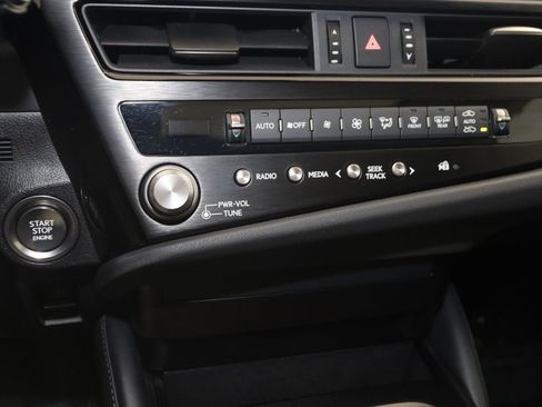 Used 2024 Lexus ES 350 image 30