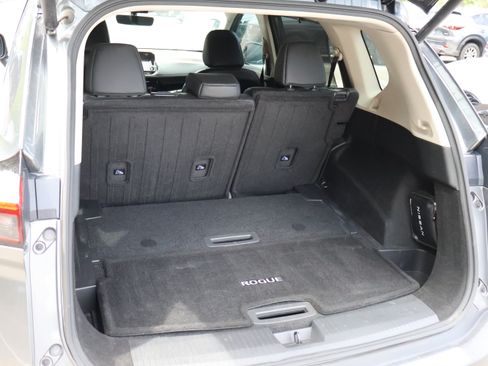 Used 2023 Nissan Rogue SL w/ SL Premium Package FWD image 6