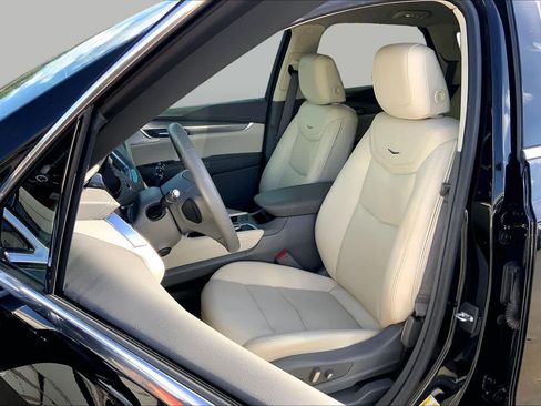 Used 2023 Cadillac XT5 Premium Luxury FWD image 8