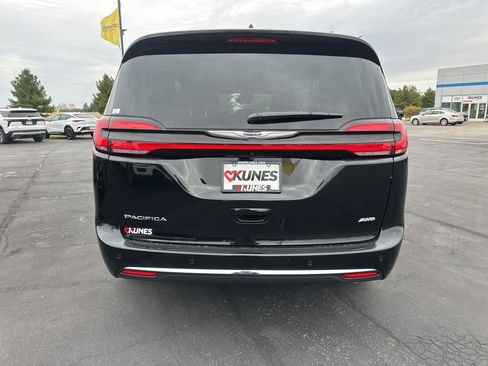 New 2026 Chrysler Pacifica Select image 11