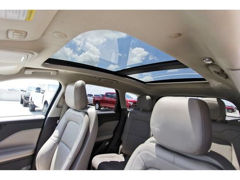 Used 2020 Lincoln Corsair FWD w/ Premium Package image 27
