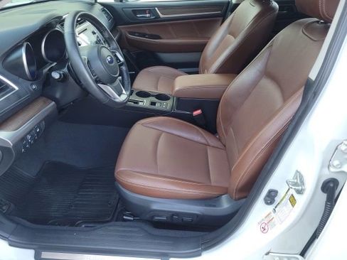 Used 2018 Subaru Outback 3.6R Touring w/ Popular Package #3 AWD/4WD image 10