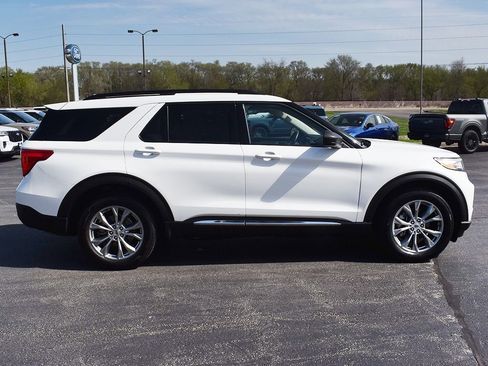Certified 2021 Ford Explorer XLT w/ Equipment Group 202A AWD/4WD image 16