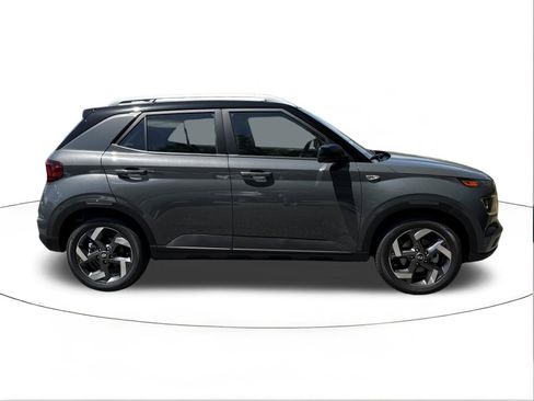 New 2026 Hyundai Venue SEL FWD image 2