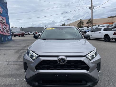 Used 2024 Toyota RAV4 LE image 5
