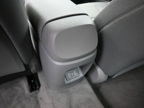 Certified 2025 Hyundai Elantra Sport image 27