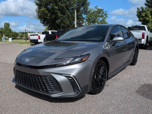 Used 2026 Toyota Camry SE FWD image 2
