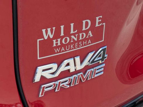 Used 2022 Toyota RAV4 SE w/ Weather & Moonroof Package AWD/4WD image 7