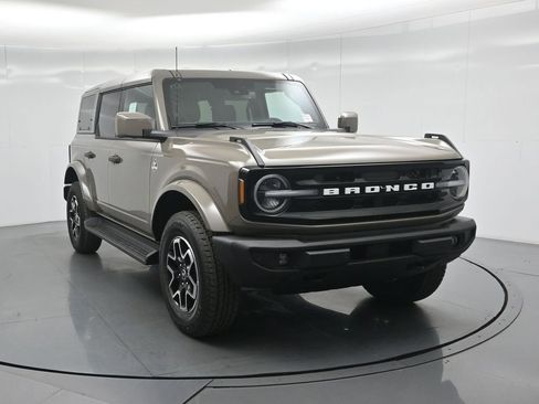 New 2026 Ford Bronco Outer Banks image 20