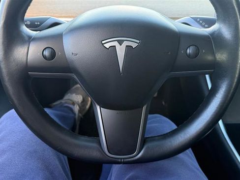 Used 2018 Tesla Model 3 Long Range image 28