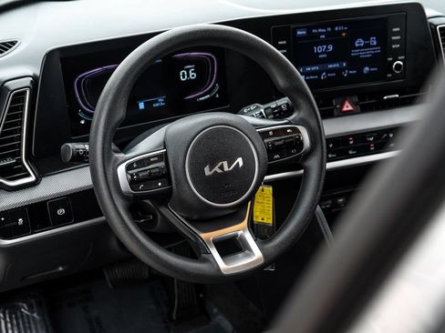 Used 2023 Kia Sportage LX AWD/4WD image 12