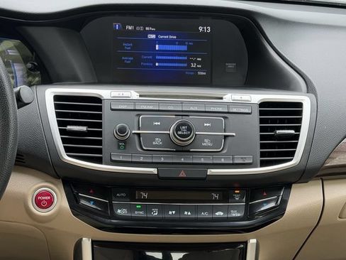 Used 2017 Honda Accord Hybrid Sedan image 18