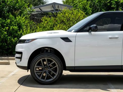 New 2026 Land Rover Range Rover Sport SE AWD/4WD image 16