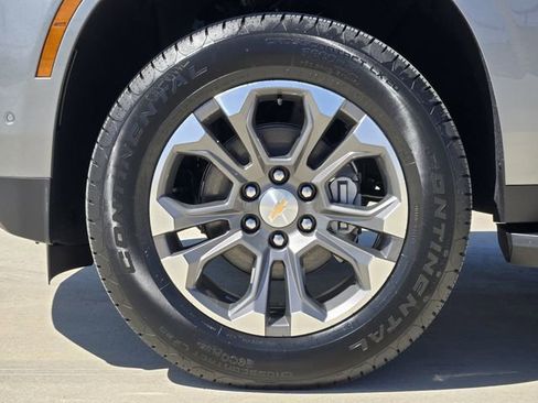 New 2026 Chevrolet Suburban LT w/ Comfort Package image 8