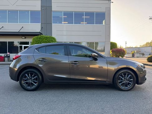 Used 2016 MAZDA MAZDA3 i Grand Touring FWD image 12