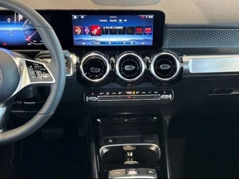 New 2026 Mercedes-Benz GLB 250 4MATIC image 11