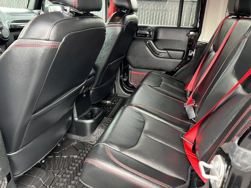 Used 2018 Jeep Wrangler Unlimited Rubicon AWD/4WD image 17