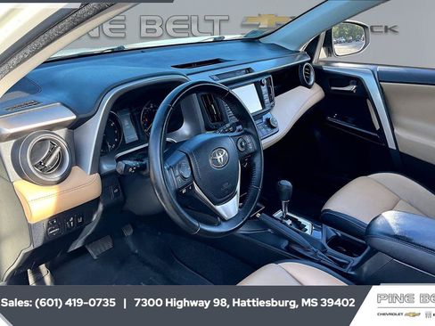 Used 2018 Toyota RAV4 Limited FWD image 12