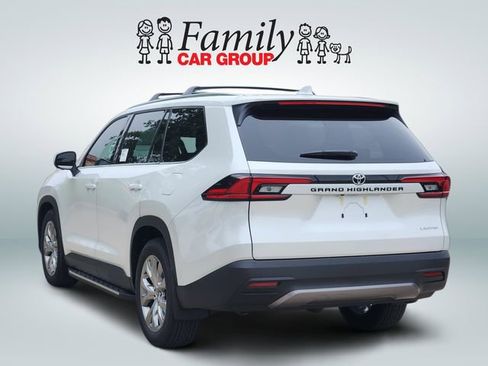 New 2026 Toyota Grand Highlander FWD image 3