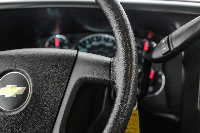 Used 2023 Chevrolet Express 2500 RWD image 17