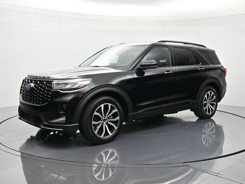 Certified 2025 Ford Explorer ST-Line w/ Premium Package RWD image 1