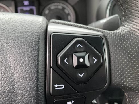 Used 2019 Toyota Tacoma TRD Off-Road image 16