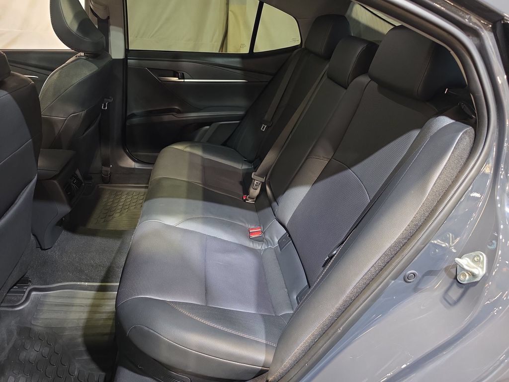 Used 2025 Toyota Camry XLE FWD image 25