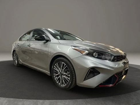 Used 2023 Kia Forte GT-Line w/ GT-Line Premium Package FWD image 2