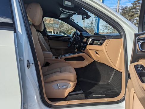 Used 2020 Porsche Macan AWD/4WD image 27