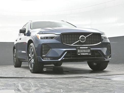 Used 2025 Volvo XC60 B5 Plus AWD/4WD image 21