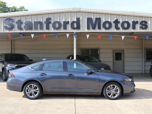 Used 2024 Honda Accord EX image 1