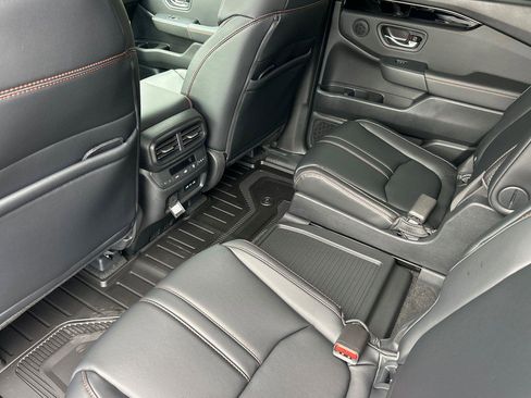 New 2025 Honda Pilot TrailSport image 13