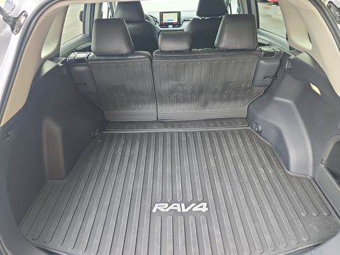 Used 2025 Toyota RAV4 LE AWD/4WD image 13