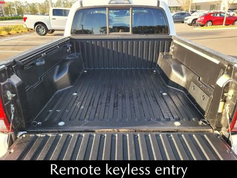 Used 2020 Toyota Tacoma SR w/ SR Convenience Package image 11