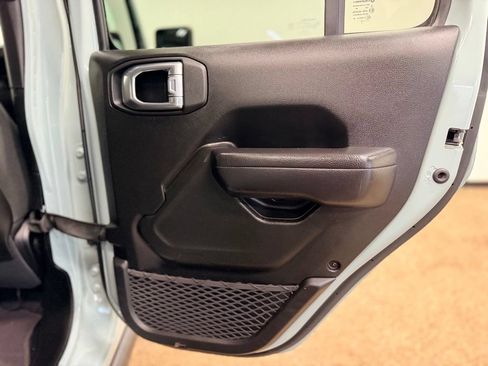 Used 2024 Jeep Wrangler Unlimited Rubicon 4xe AWD/4WD image 21