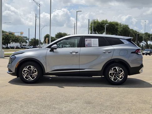 Used 2025 Kia Sportage LX FWD image 6
